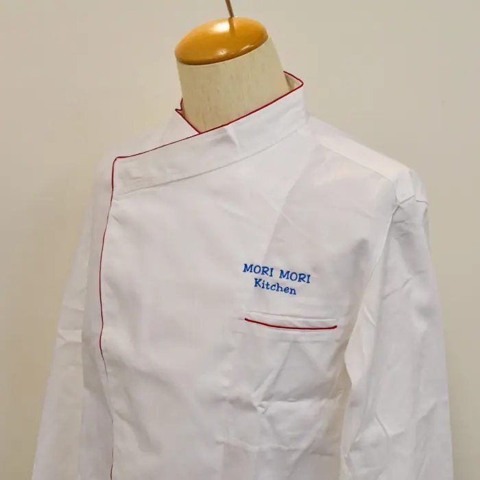 オリジナル制服製作実績 ネームゴ刺繍 /mori mori kitchen様/飲食店サービス制服ユニフォームナイスユニ