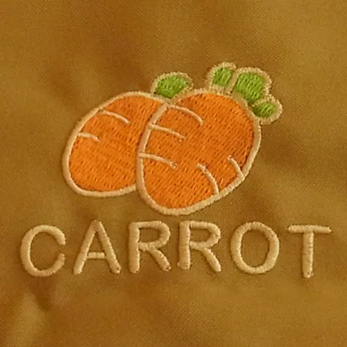 オリジナル制服製作実績 ロゴ刺繍 /CARROT様/飲食店サービス制服ユニフォームナイスユニ