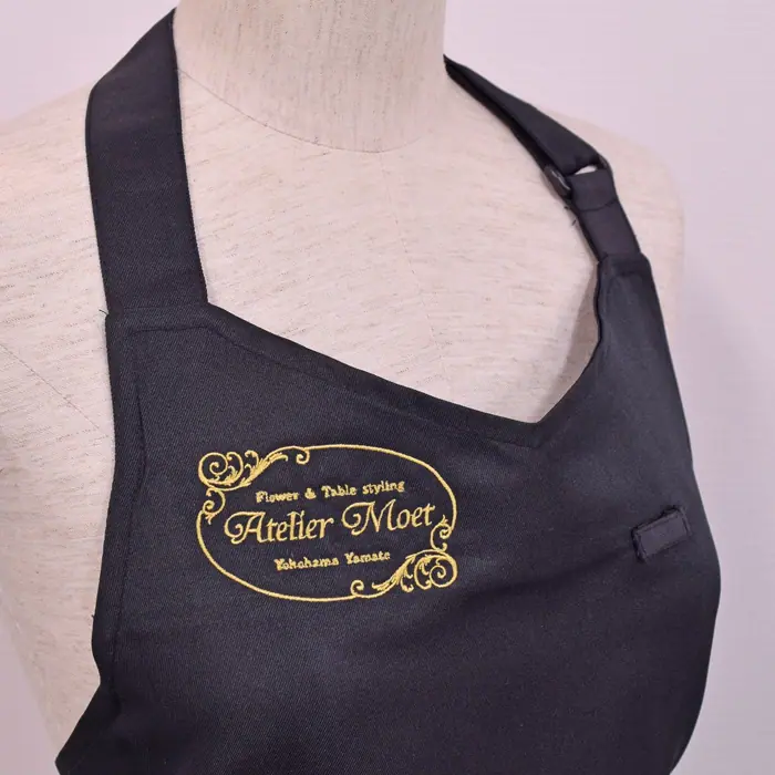 オリジナル制服製作実績 ロゴ刺繍 /Atelier Moet様/飲食店サービス制服ユニフォームナイスユニ