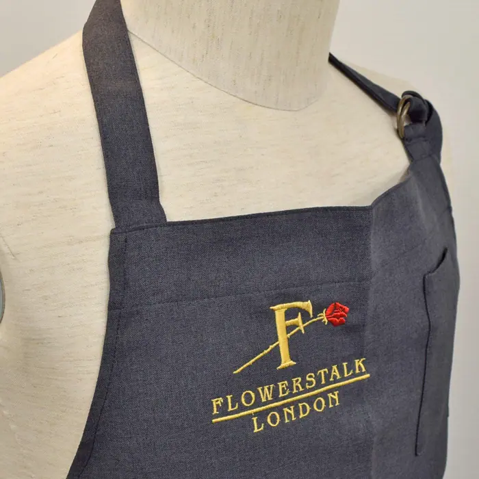 オリジナル制服製作実績 ロゴ刺繍 /FLOWERSTALK LONDON様/飲食店サービス制服ユニフォームナイスユニ