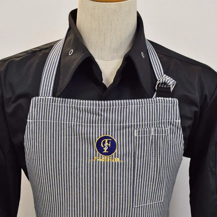 オリジナル制服製作実績 ロゴ刺繍 /fusion様/飲食店サービス制服ユニフォームナイスユニ