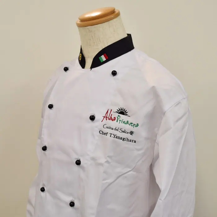 オリジナル制服製作実績 ロゴ刺繍 /2021/7/30_イクシード様/飲食店サービス制服ユニフォームナイスユニ