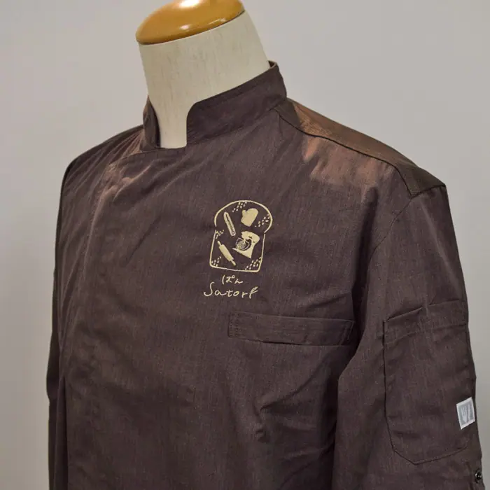 オリジナル制服製作実績 ロゴ刺繍 /ぱんsatoriI様/飲食店サービス制服ユニフォームナイスユニ