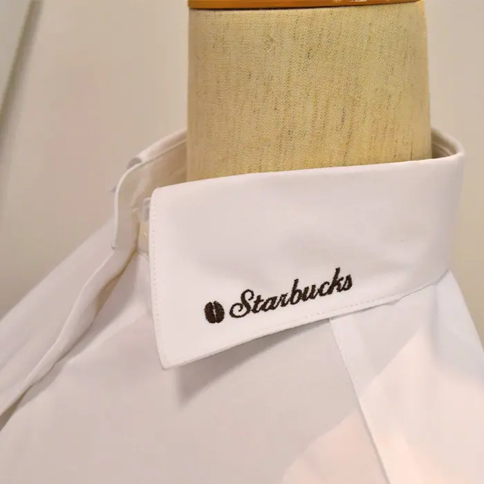 オリジナル制服製作実績 ロゴ刺繍 /スタバスタッフＹ様/飲食店サービス制服ユニフォームナイスユニ