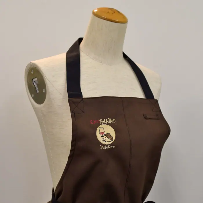 オリジナル制服製作実績 ロゴ刺繍 /ウノビーノ様/飲食店サービス制服ユニフォームナイスユニ