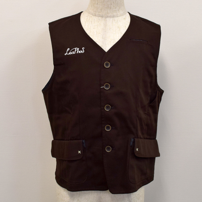 オリジナル制服製作実績 ロゴ刺繍 /20220531_Leafy Photo Service様/飲食店サービス制服ユニフォームナイスユニ