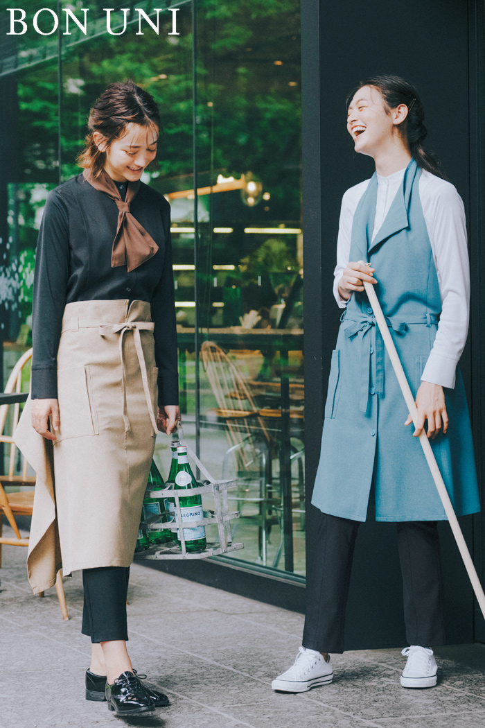 カフェ×おしゃれ×ベージュ・ブルー　エプロンコーディネート