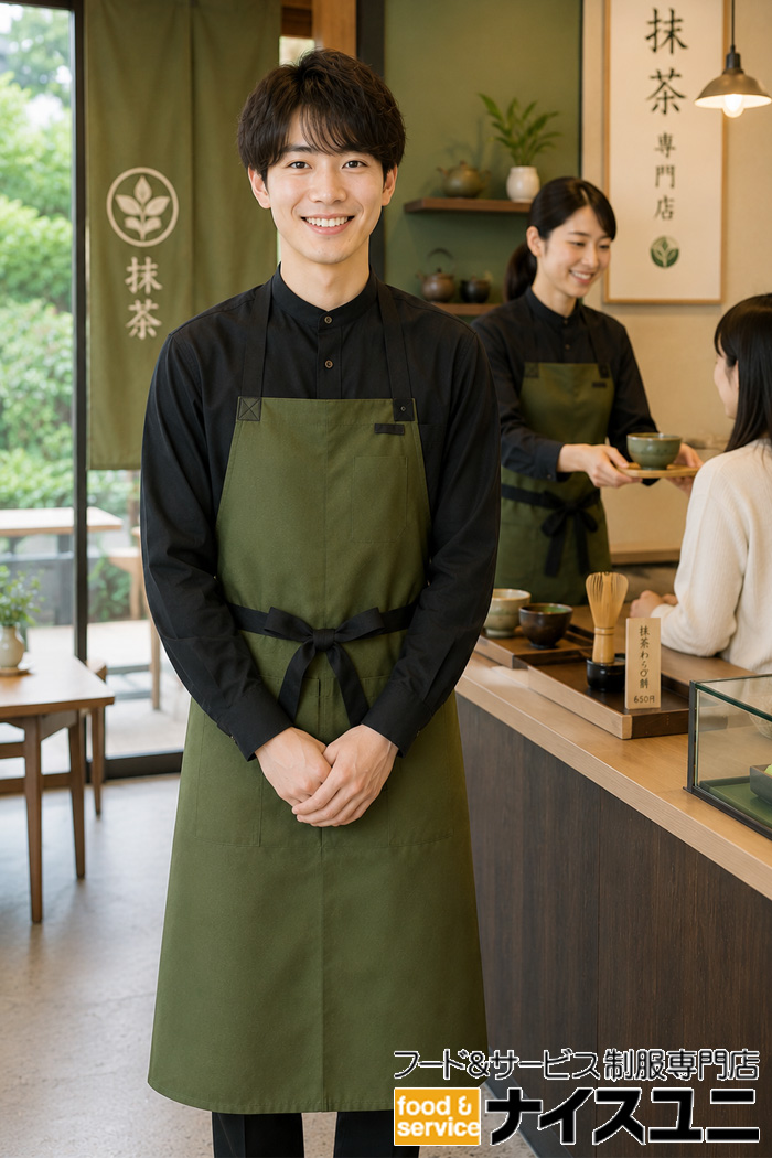 抹茶専門店・和カフェに映えるブラックシャツ×カーキエプロンの和モダン制服｜飲食店販売店ユニフォームはコーディネートから選ぶ【cp0018】