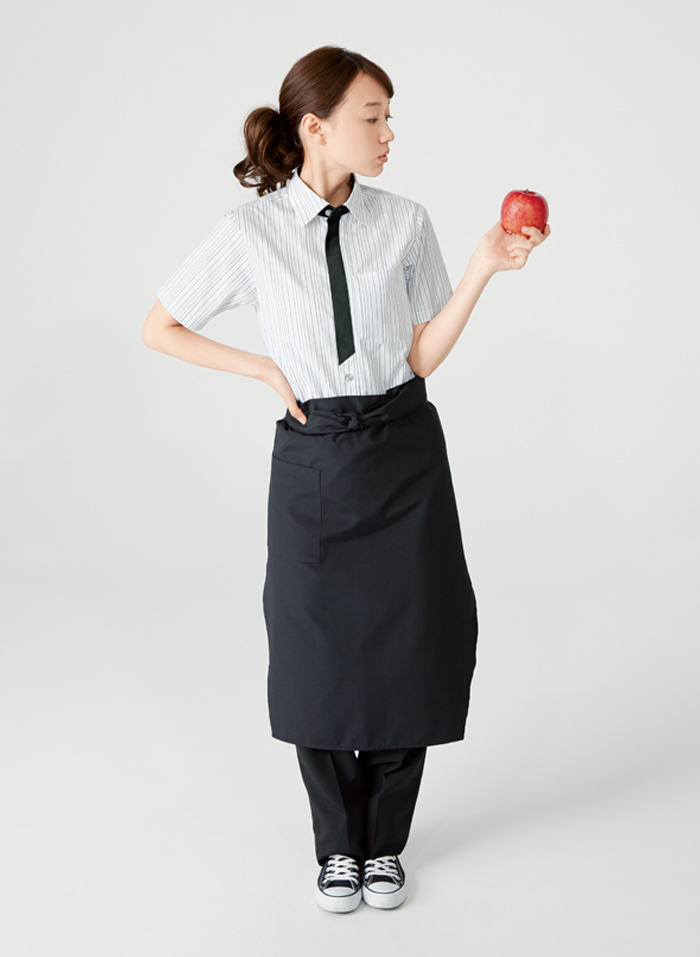 男女兼用七分袖ストライプシャツ　個性的なデザイン 飲食店業務用制服 モデル着用イメージ