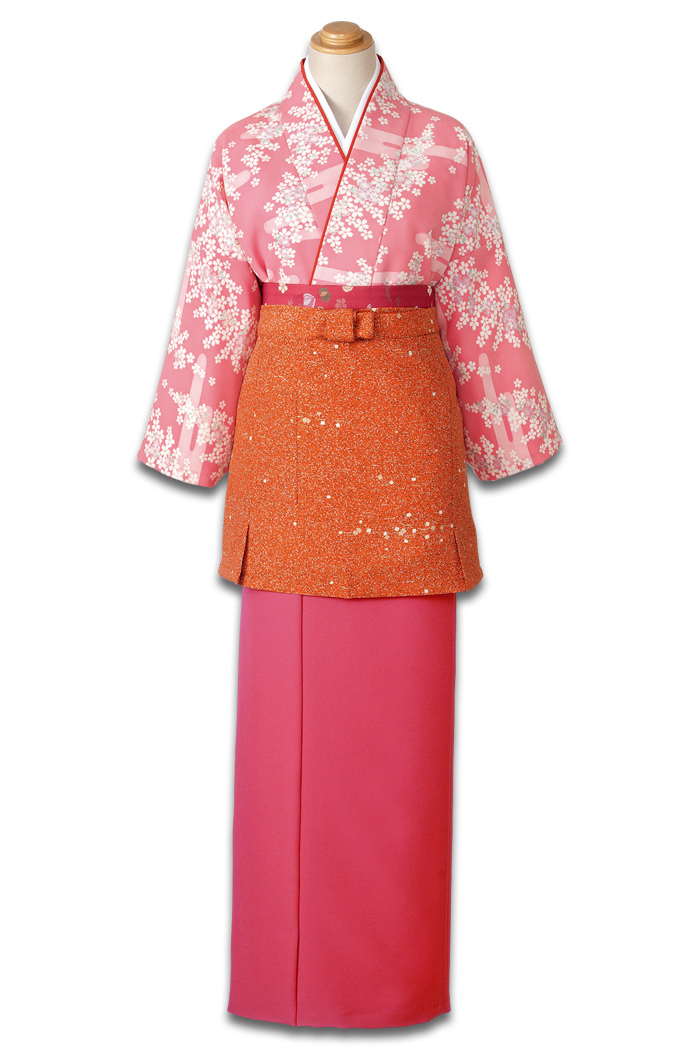 本物の日本の和を感じてもらう　和風飲食店、旅館に合う華やかな桜柄のピンク系茶衣着スタイル