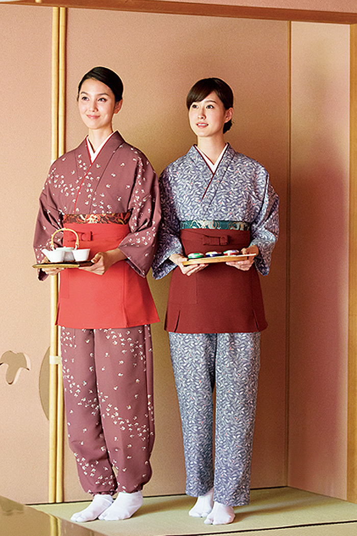 >華やかな茶衣着★日本の伝統色に合わせる華やかな柄が魅力のコーディネート