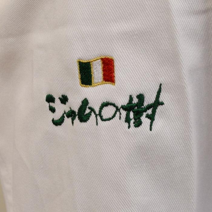 飲食店サービス制服刺繍実績　トラットリア　ジャムの樹様(コックコート ロゴ刺繍)